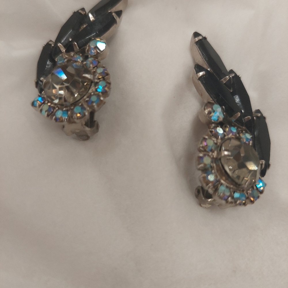 Vintage, Glamorous 1960 icy blue aurora borealis clip earnings great for wedding - Picture 6 of 9